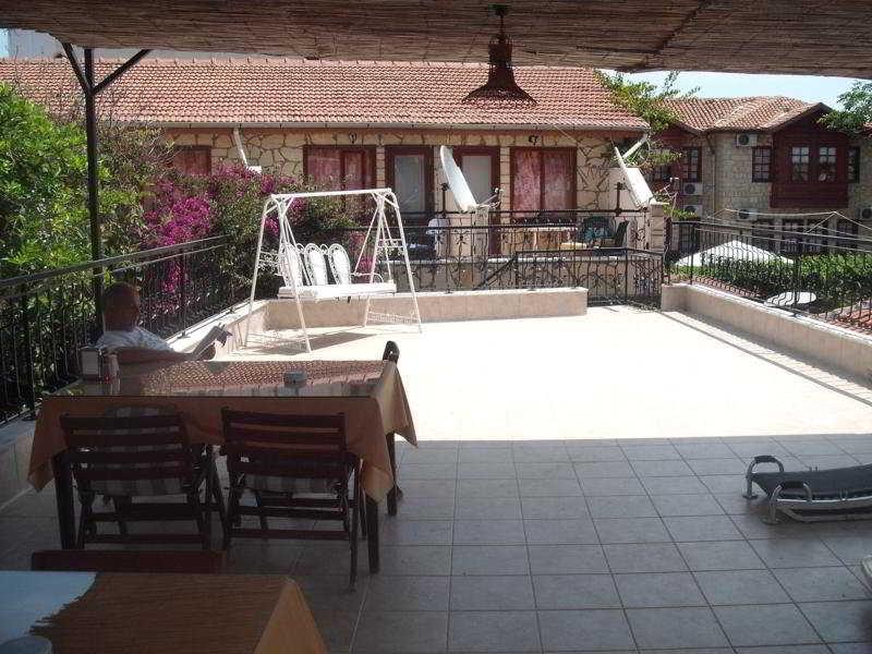 Poseidon Hotel 2*