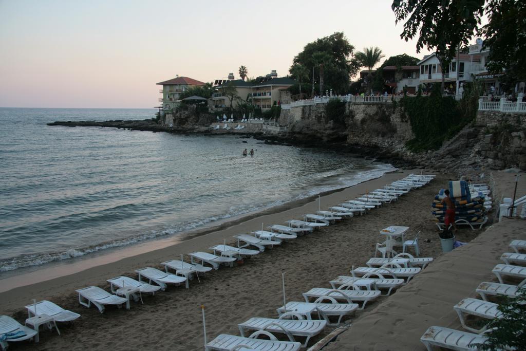 Poseidon Hotel 2*
